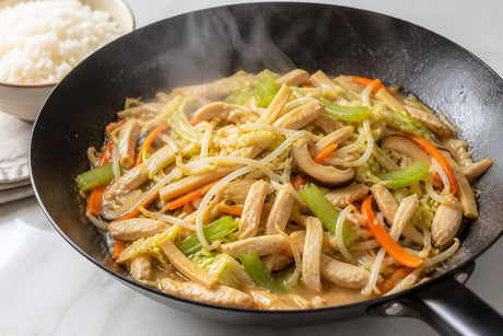 Chop Suey: Gemüsepfanne mit Hähnchen und Sojasprossen - RamenHeaven