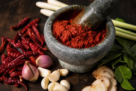 Rote Currypaste selber machen: Thai-Rezept mit getrockneten Chilis - RamenHeaven